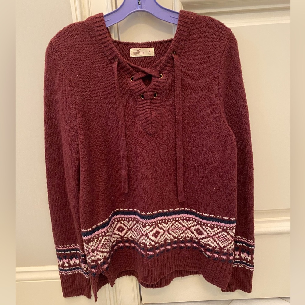 Hollister maroon lace up hooded sweater